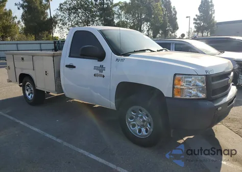 2010 Chevrolet Silverado C1500 из США, поврежденный, VIN 1GCPCPEAXAZ242761